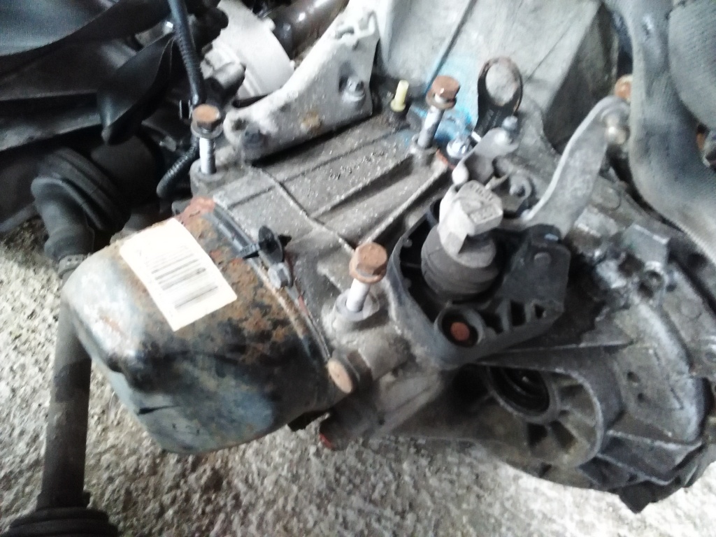 Cutie viteze Renault Clio 1.5 euro 4