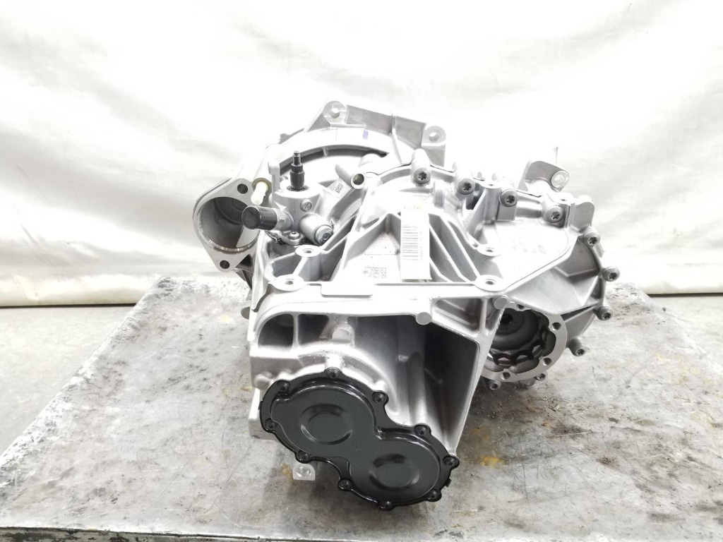 Cutie viteze VW Caddy IV; 2.0 TDI; UFX; 2022; 6 Viteze; Start/Stop