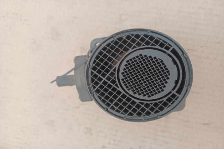 Debitmetru aer 0281002461 074906461B Volkswagen VW