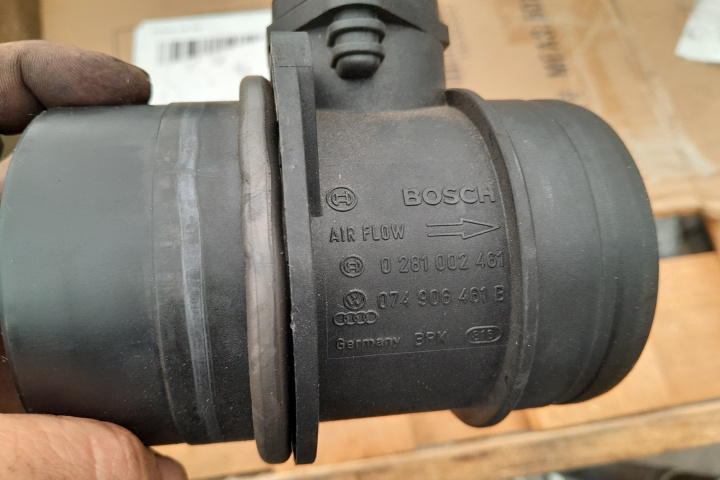 Debitmetru aer 0281002461 Seat Leon 2 1P [2005 - 2009] Hatchback 5-usi 2.0 AMT (140 hp)