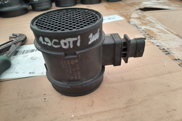 Debitmetru aer 0281002618 Opel Astra H [facelift] 