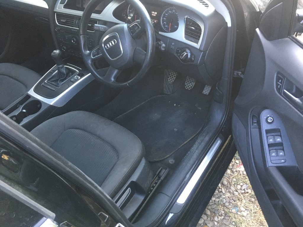 Debitmetru aer Audi A4 B8 2010 LIMUZINA 