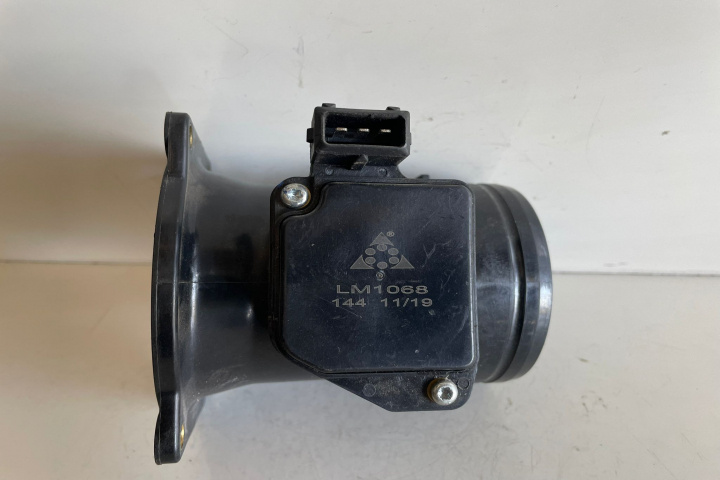 Debitmetru aer LM1068 Volkswagen VW Passat B5 [199