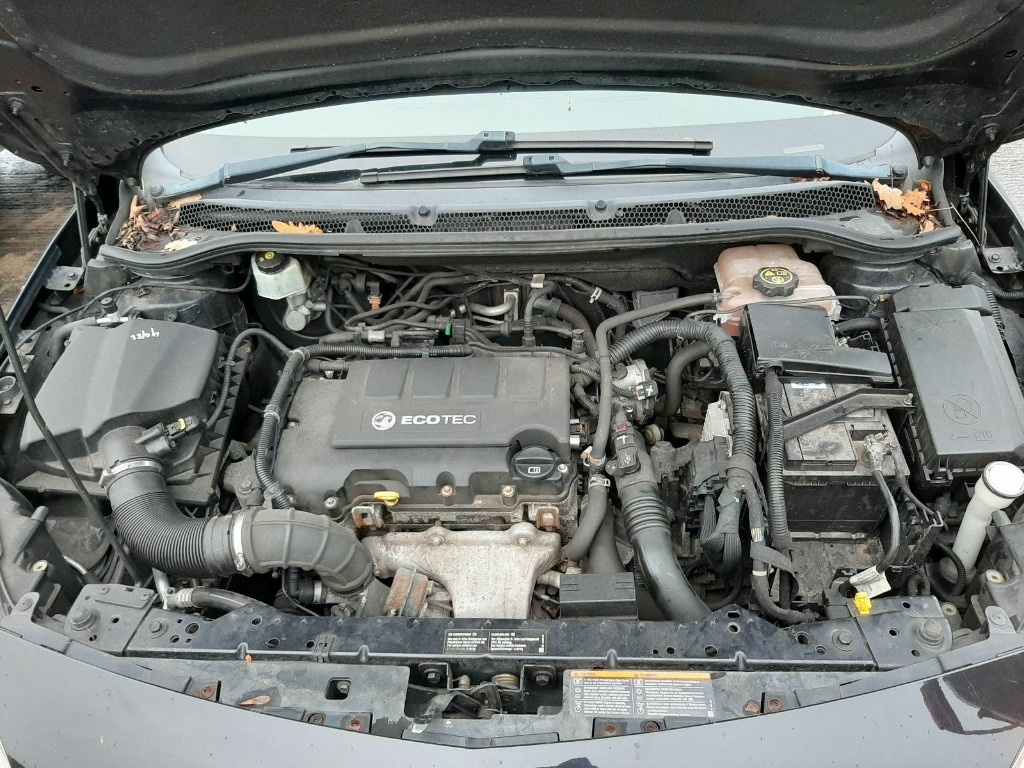 Debitmetru aer Opel Astra J 2011 Hatchback 1.4 TI