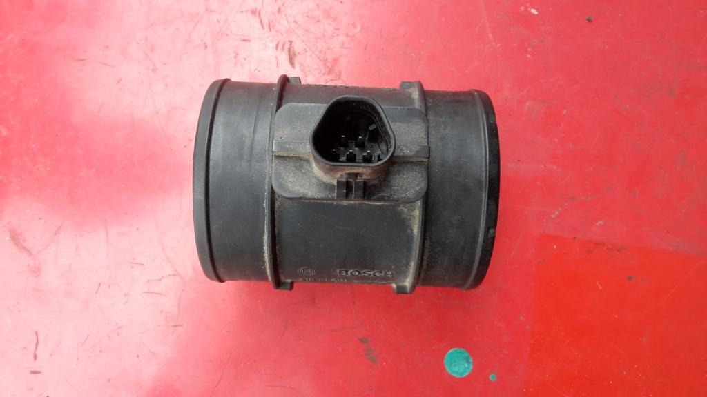 Debitmetru aer opel astra J diesel 55561912