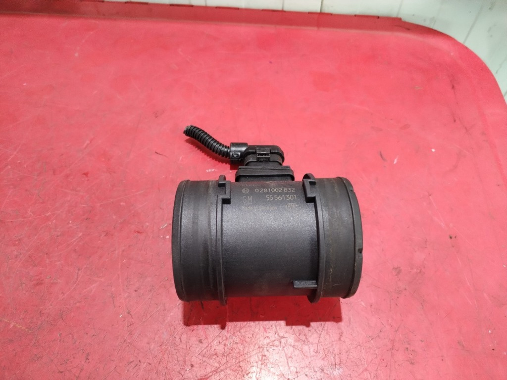 Debitmetru aer Opel Zafira B 2010 euro 5 1.7 Cdti A17DTR 55561301