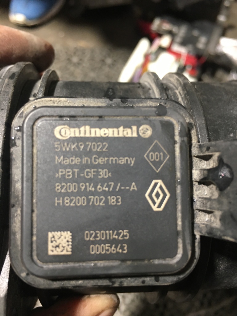 Debitmetru aer Renault Master cod H 8200