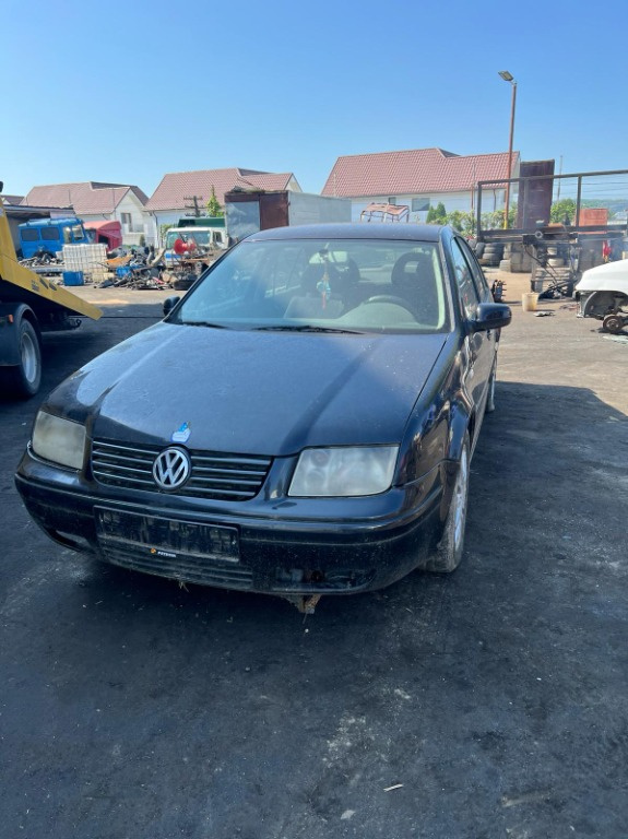 Debitmetru aer Volkswagen Bora 2001 Berlina 1.9