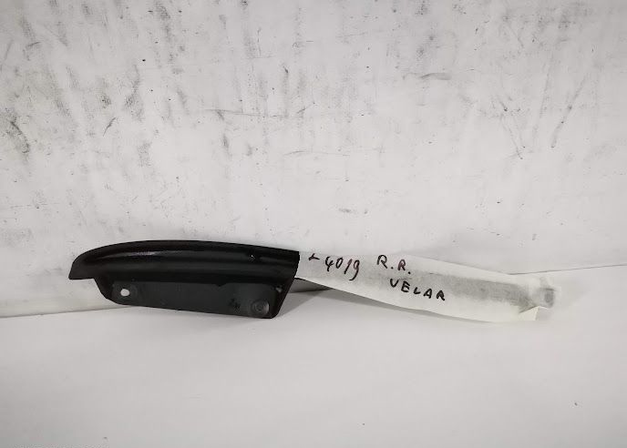 Deflector Noroi Dreapta Spate original Land Rover Range Rover Velar 1 2017 2018 2019 2020 2021 2022 Land Rover Range Rover Velar 1 2017 2018 2019 2020 2021 2022