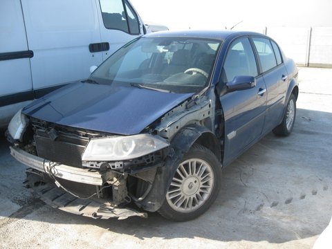 Dezmembrez Renault Megane 2 dupa 2007