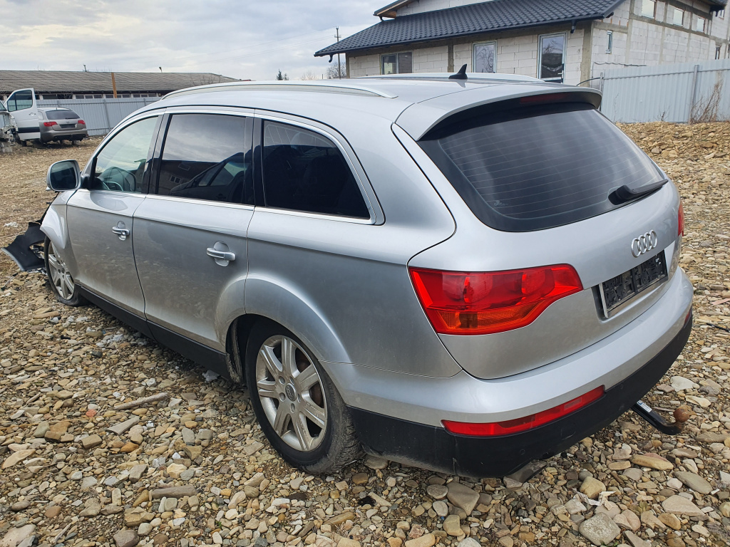 Dez audi Q7 an 2008 mot 3.0 tip BUG pe perne aer volan stanga