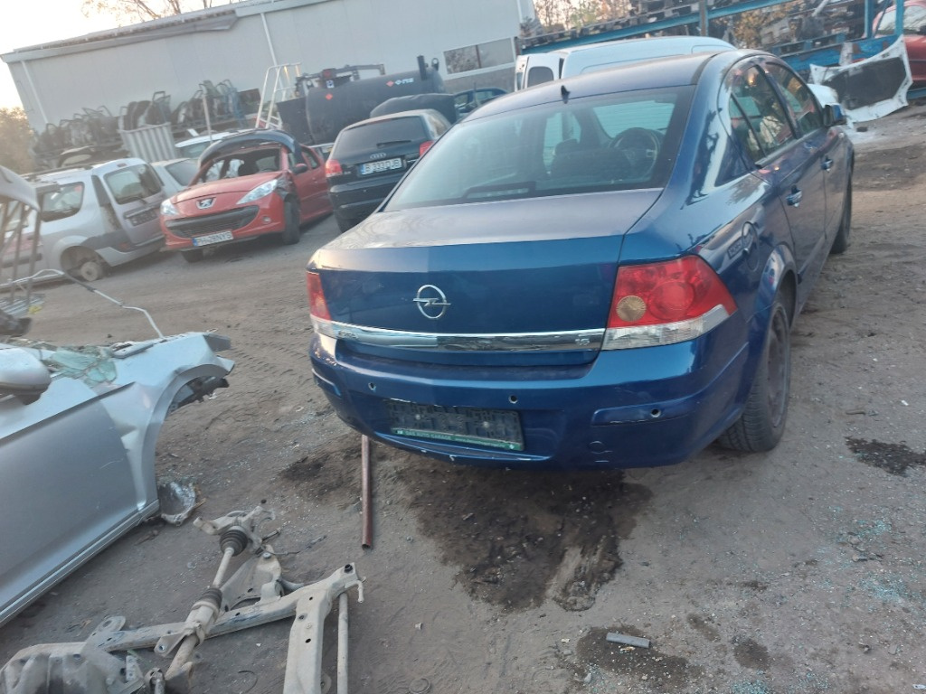 Dezmembrări opel astra h sedan motor 1,