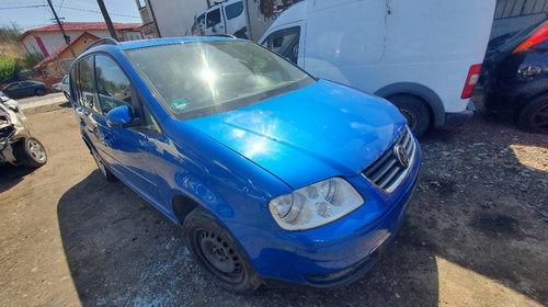 Dezmembra VW Touran 1.6 FSI BAG