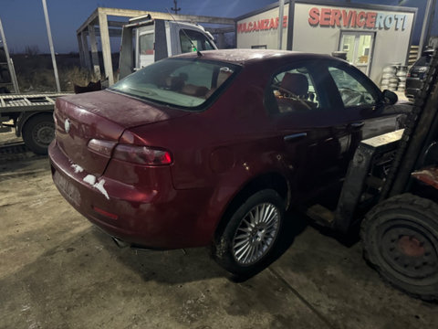 Dezmembram Alfa Romeo 159 1.9 jtd 150 cp An 2008