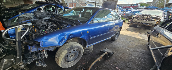 Dezmembram Audi A3 8L [1996 - 2000] Hatchback 3-usi 1.6 MT (101 hp)