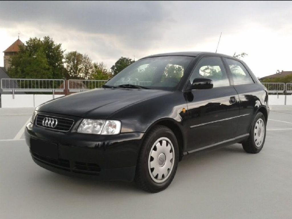 Dezmembram AUDI A3 - HATCHBACK - 1.6 BENZINA