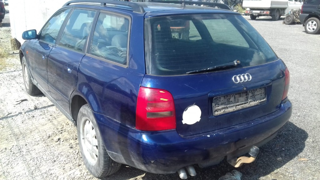 Dezmembram Audi A4 1998 1.8 Benzina Cod 