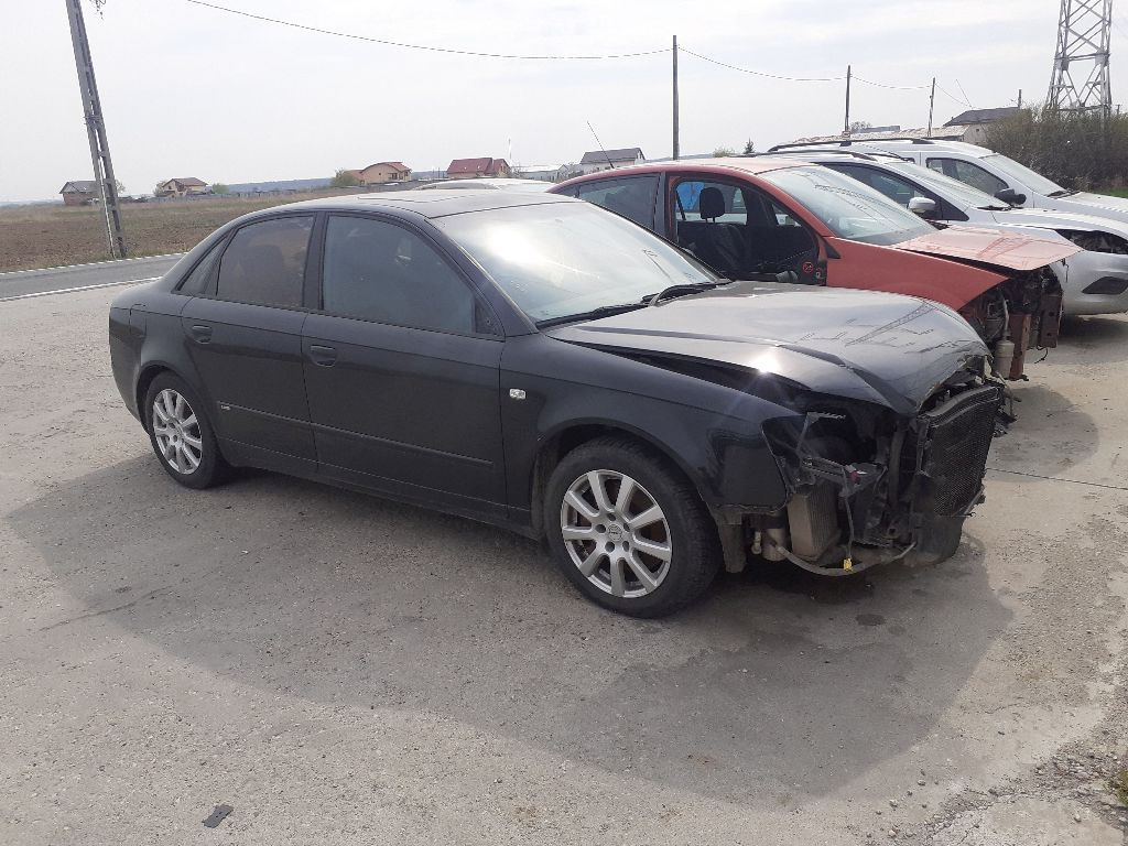 Dezmembram AUDI A4 B7 - BERLINA (SEDAN) - 2.5 TDI DIESEL