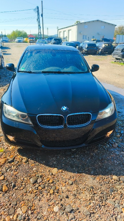 Dezmembram BMW E91 320d LCI 177 cai manuala