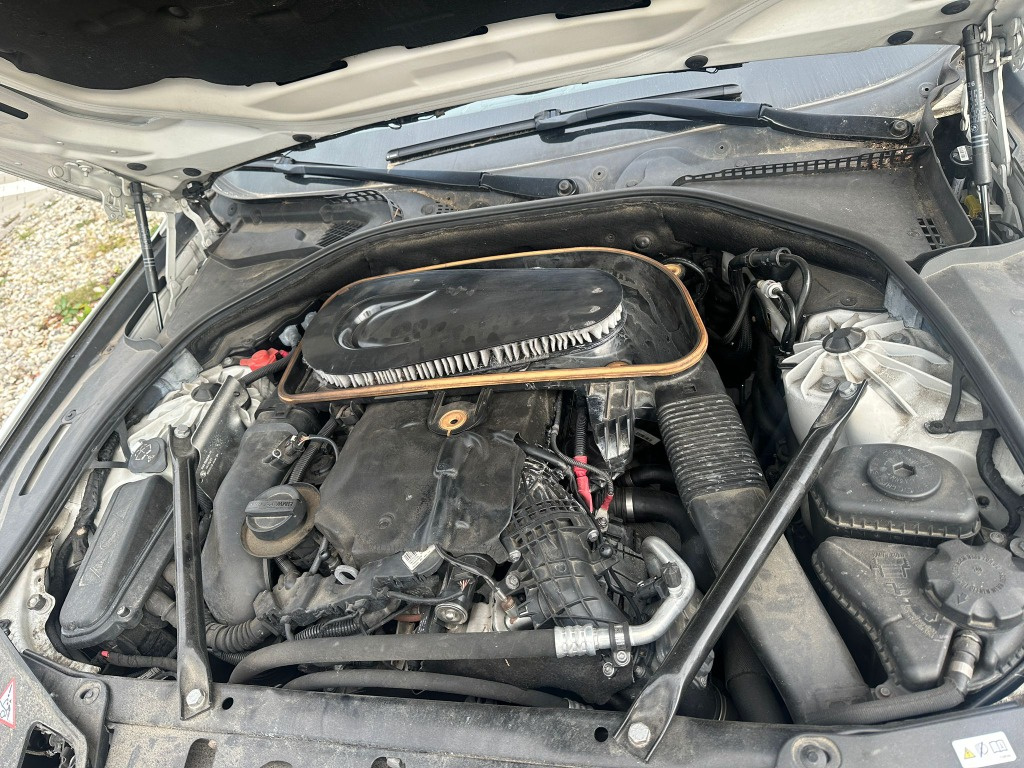 Dezmembram BMW F11 530Xd 258 Cai N57d30A