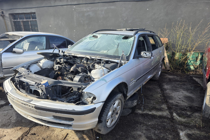 Dezmembram BMW Seria 3 E46 [1997 - 2003] Touring wagon 320d MT (136 hp)