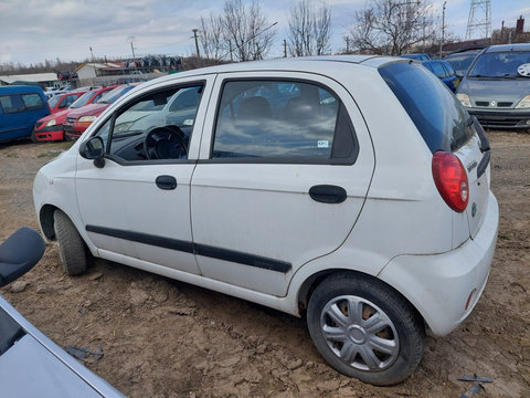 Dezmembram Chevrolet Spark, an 2008, motor 0.8 Benzina