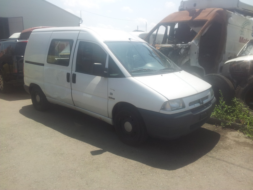 Dezmembram Citroen Jumpy 2001, 2.0 benzina, 100kw