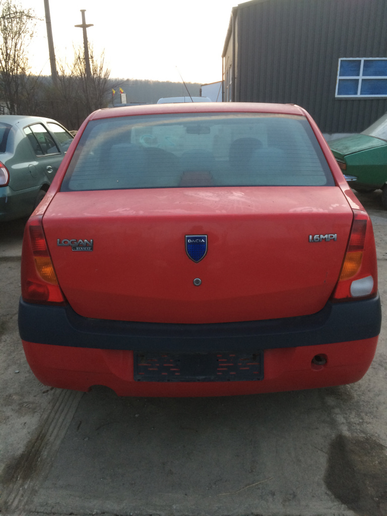 Dezmembram dezmembrez Dacia Logan berlin