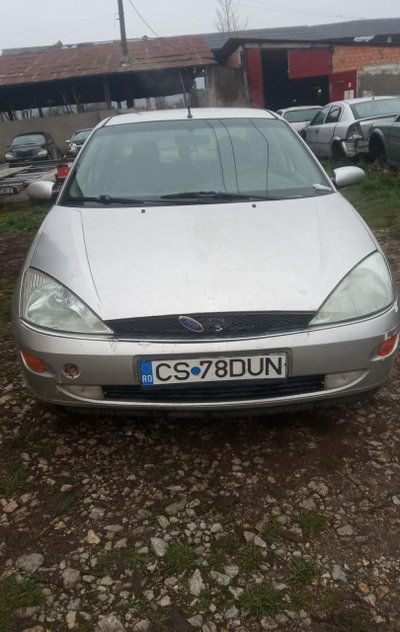 Dezmembram Ford Focus [1998 - 2004] Sedan 4-usi 1.