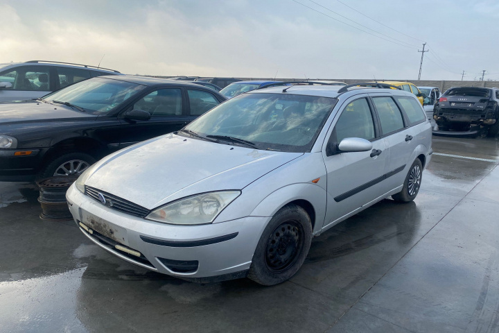Dezmembram Ford Focus [1998 - 2004] wagon 5-usi 1.8 Tddi MT (90 hp)