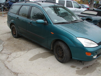 Dezmembram Ford Focus [1998 - 2004] wagon 5-usi 1.
