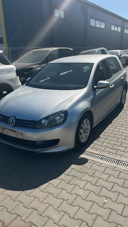 Dezmembram Golf 6 1.6 diesel din 2011