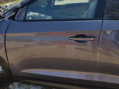 Dezmembram Hyundai Tucson 1.6gdi 2016 usa prag stop cutie geam