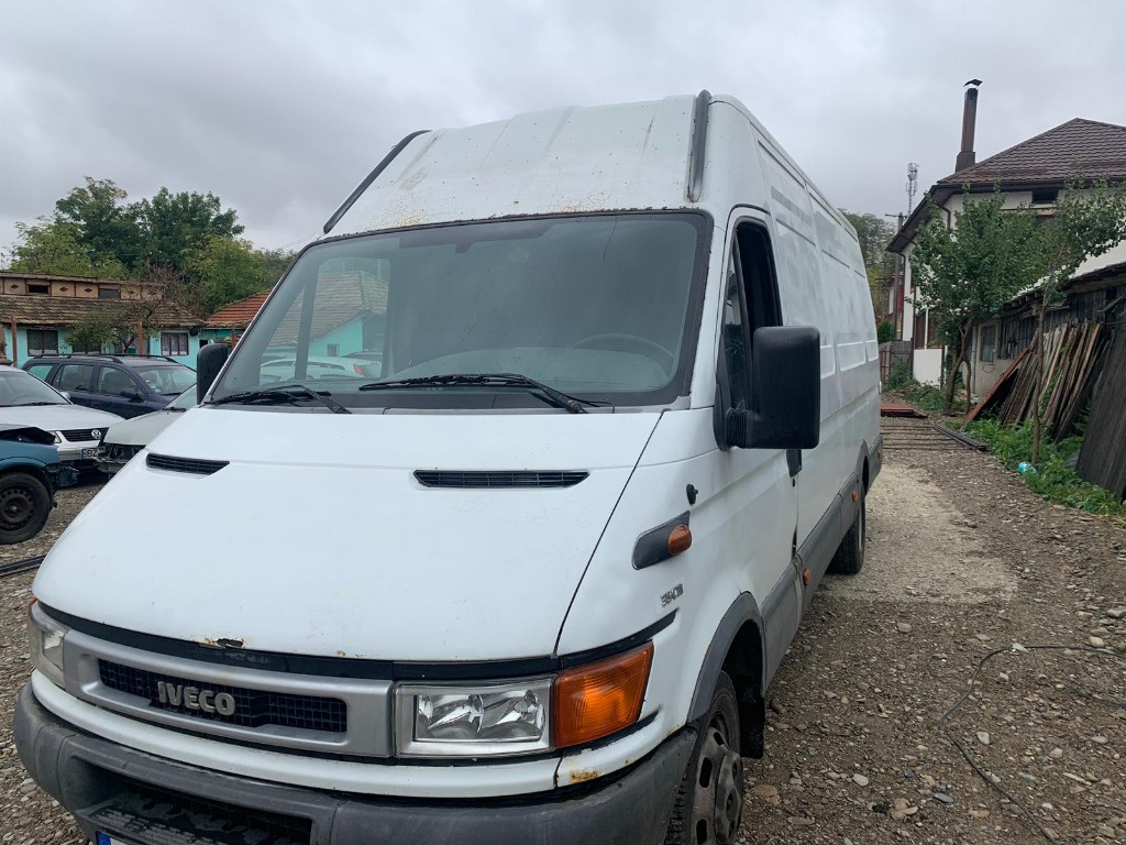 Dezmembram Iveco Daily 2.8 2004