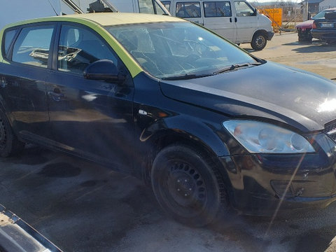 Dezmembram Kia Cee'd 1.4 B, cod. G4FA 1.9 CP., hatchback, fabricatie 2008