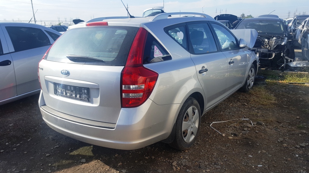 Dezmembram Kia Cee'd - break - 2008 - 1396cmc - tip G4FA