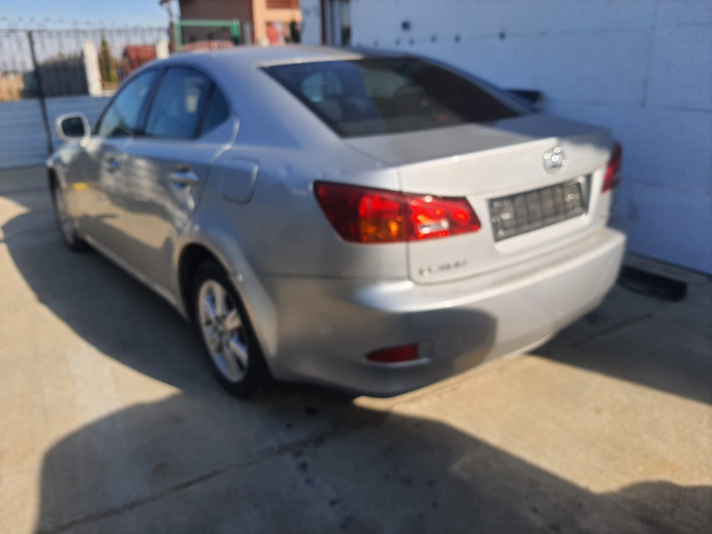 Dezmembram lexus is220 d 2006