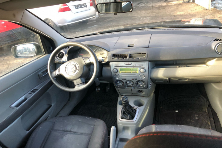 Dezmembram Mazda 2 DY [2003 - 2005] Hatc