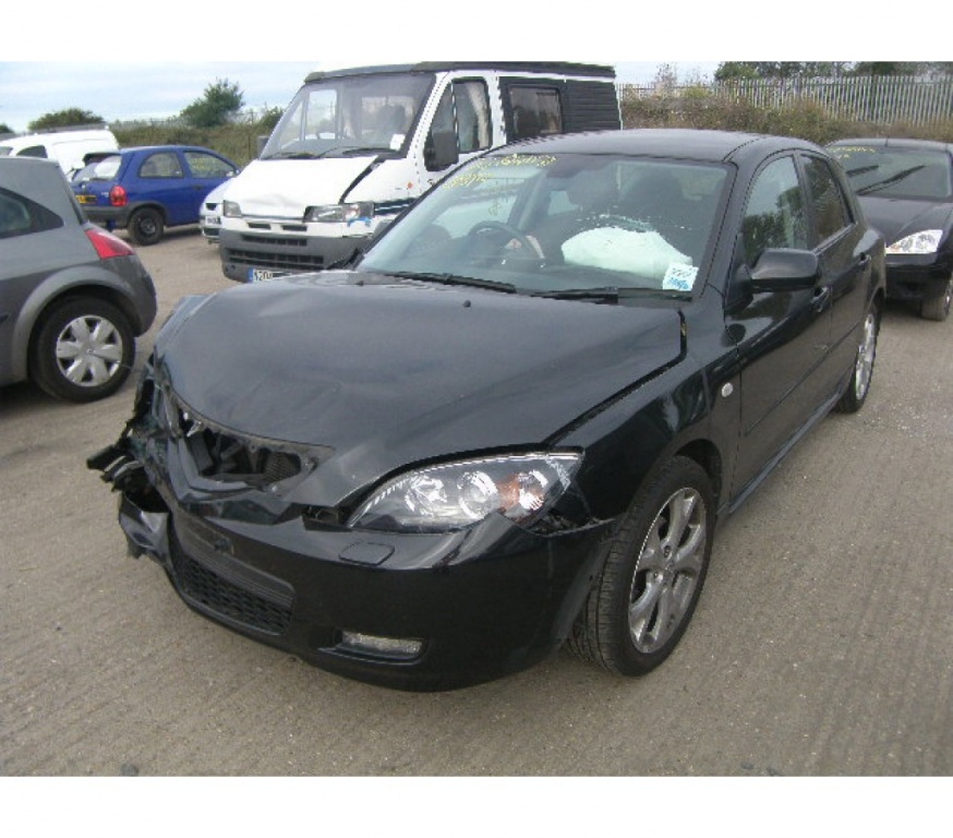 Dezmembram Mazda 3 2004 1.6 Benzina