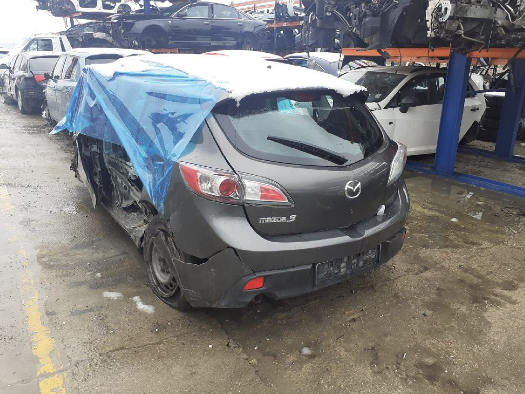 Dezmembram MAZDA 3 - HATCHBACK - 1.6 BENZINA