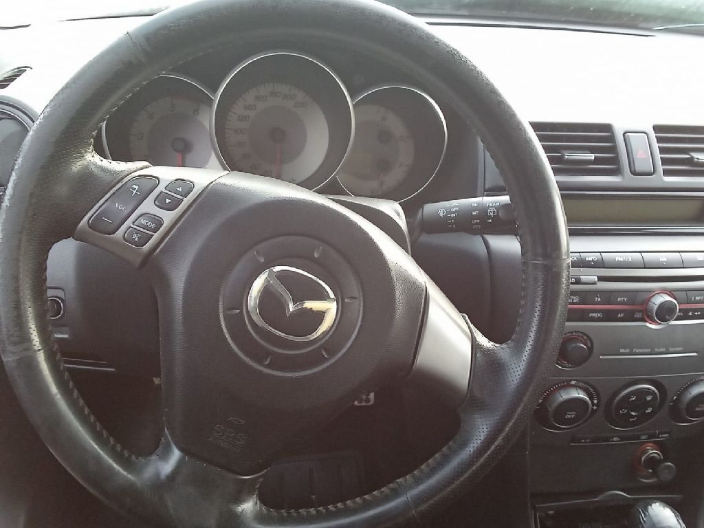 Dezmembram MAZDA 3 - HATCHBACK - 2.0 DIE