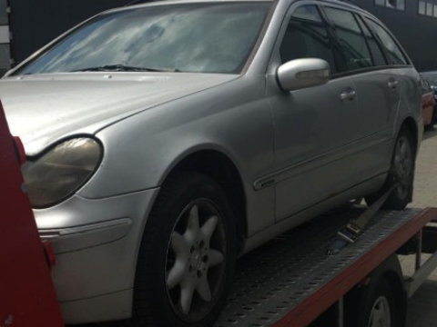 Dezmembram Mercedes Benz C220  CDI an fabr 2003