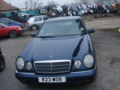 Dezmembram Mercedes-Benz E-Class W210 [1995 - 1999] Sedan 2.0 AT (136 hp) 08.2003 E200 2.0