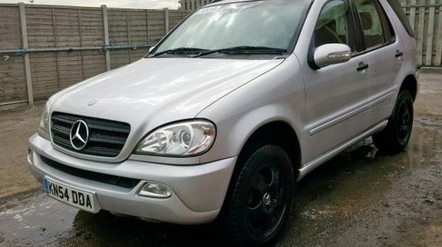 Dezmembram Mercedes Benz ML270 CDI 2004 