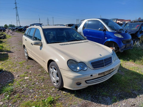 Dezmembram Mercedes C Class, an 2005, 2.2 CDI, cutie automata