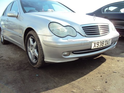 Dezmembram Mercedes C200 - W203 - 2.0 benzina