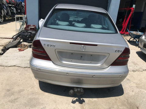 Dezmembram Mercedes C270 motor 2,7 diesel