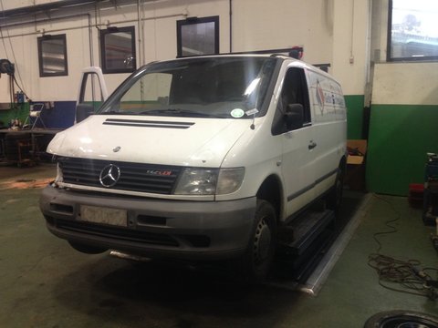 Dezmembram mercedes vito 122 cdi an 2003