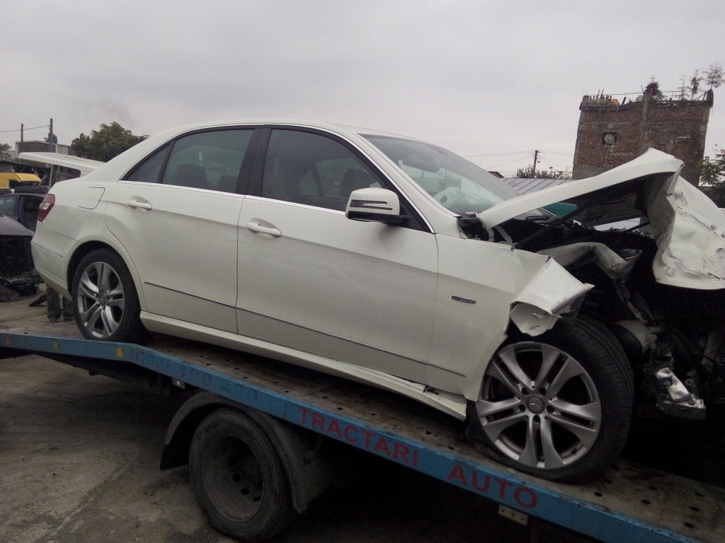 Dezmembram mercedes w212 fab. 2011