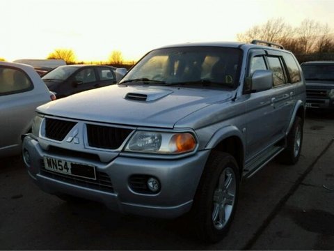 Dezmembram Mitsubishi Shogun 2004 2.5 Diesel